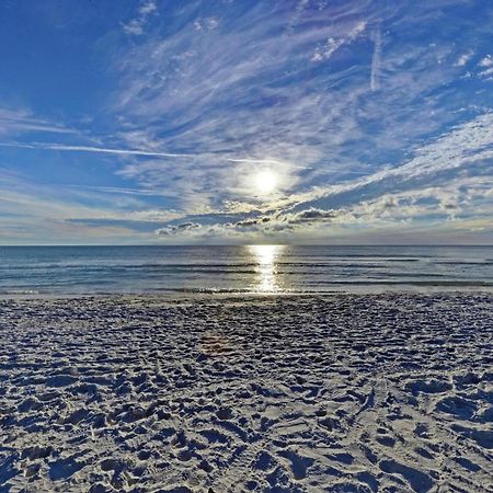 Anna Maria Island Runaway Tropical Dream-One Minute Walk To The Beach-Heated Pool ブレイデントン・ビーチ エクステリア 写真