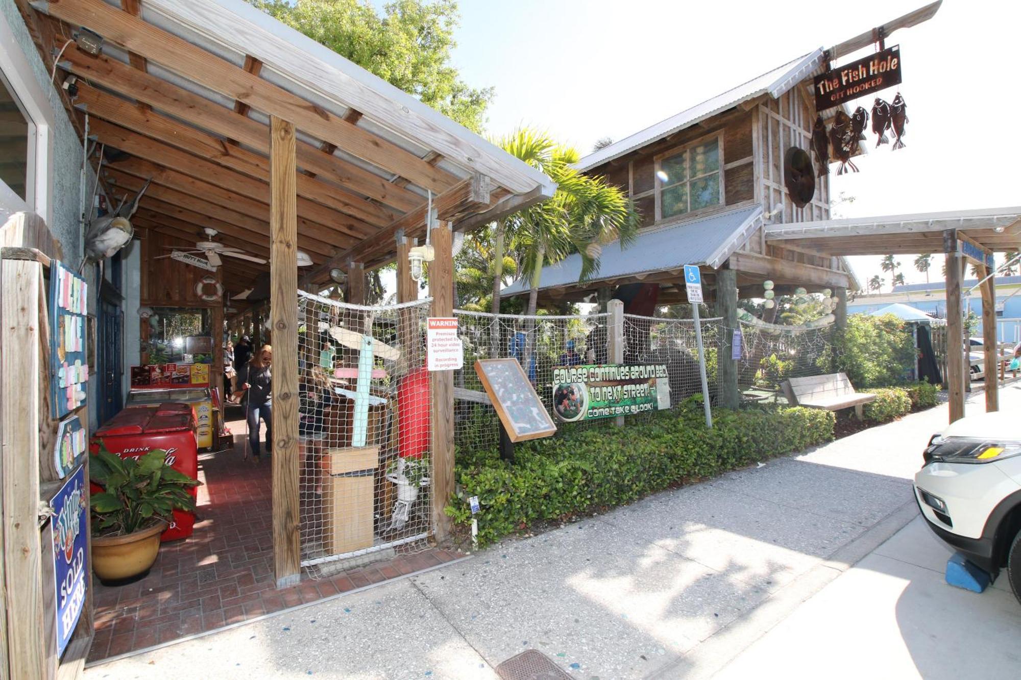 Anna Maria Island Runaway Tropical Dream-One Minute Walk To The Beach-Heated Pool ブレイデントン・ビーチ エクステリア 写真