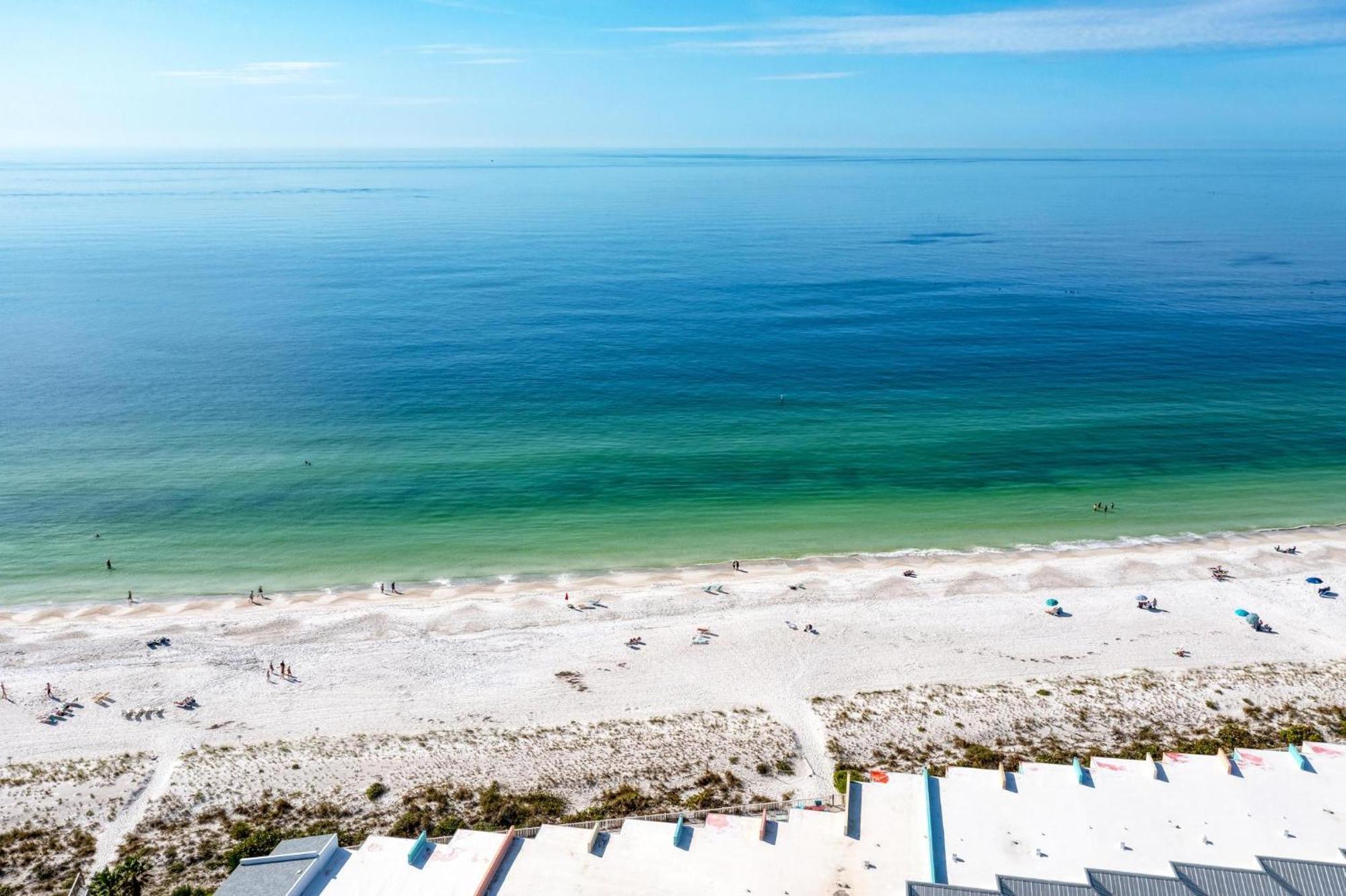 Anna Maria Island Runaway Tropical Dream-One Minute Walk To The Beach-Heated Pool ブレイデントン・ビーチ エクステリア 写真