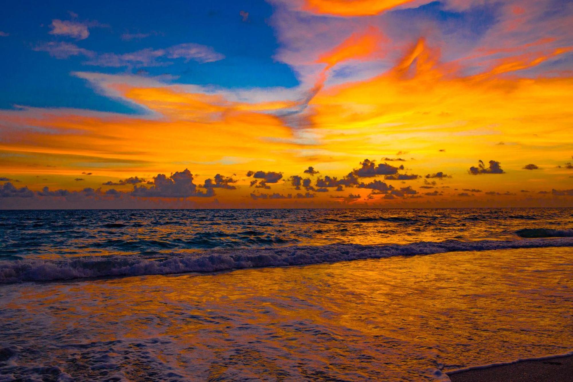 Anna Maria Island Runaway Tropical Dream-One Minute Walk To The Beach-Heated Pool ブレイデントン・ビーチ エクステリア 写真