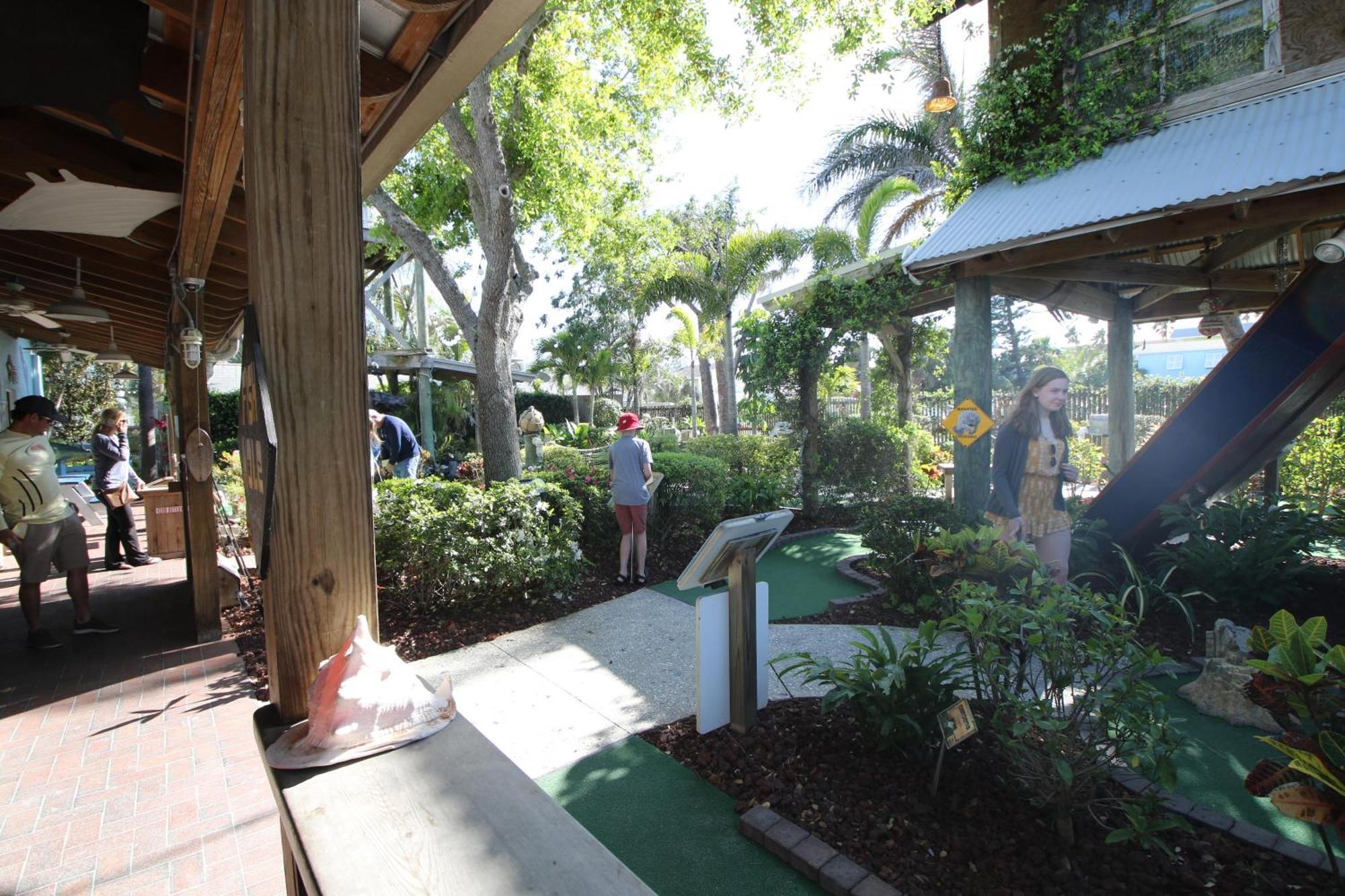 Anna Maria Island Runaway Tropical Dream-One Minute Walk To The Beach-Heated Pool ブレイデントン・ビーチ エクステリア 写真